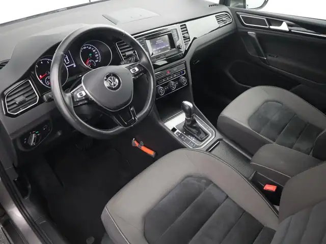 Volkswagen Golf Sportsvan view 9