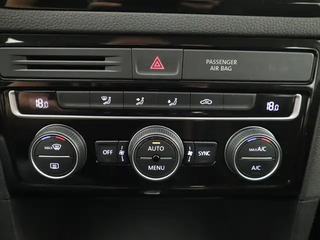 Volkswagen Golf Sportsvan view 23