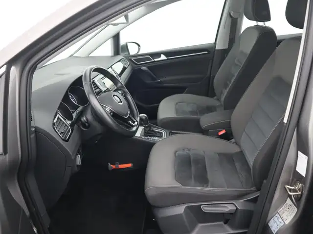 Volkswagen Golf Sportsvan view 19