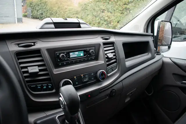 Ford Transit Custom view 9