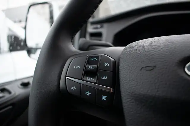 Ford Transit Custom view 15