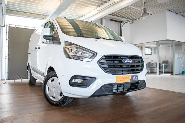 Ford Transit Custom view 3