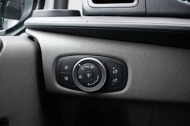 Ford Transit Custom view 14