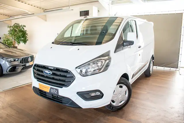 Ford Transit Custom view 2