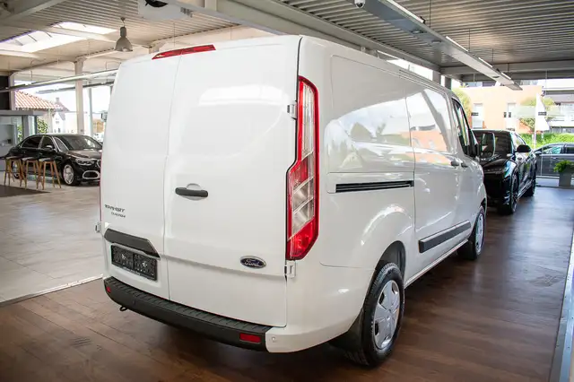 Ford Transit Custom view 4