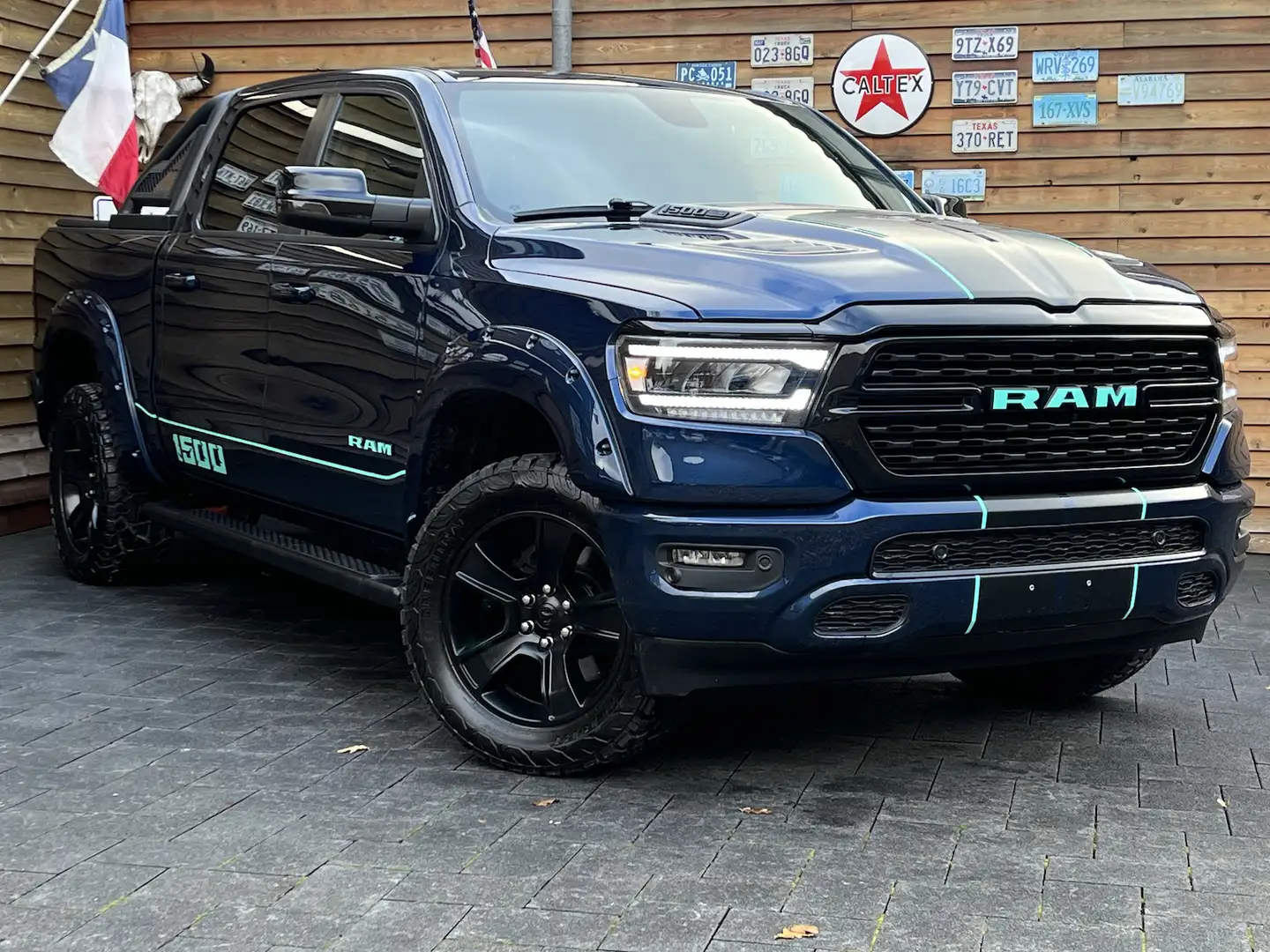 Dodge RAM 1500 OFFROAD 4x4 5,7L SHZ AHK CarPlay Bleu - 2