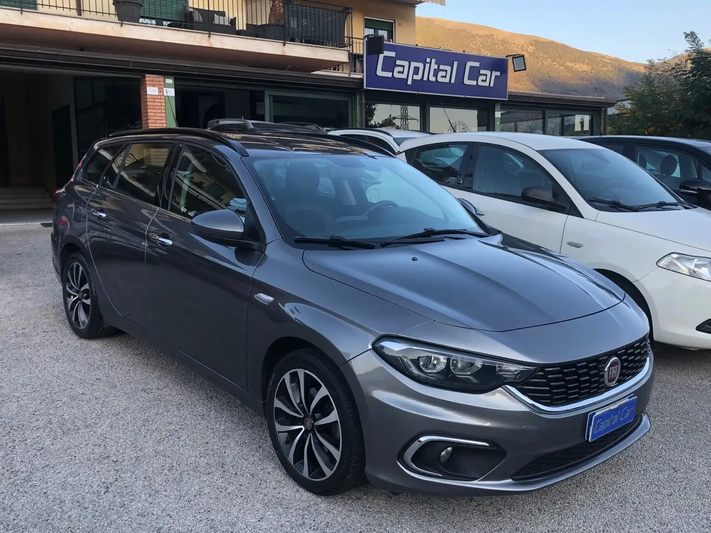 Fiat Tipo SW 1.6 mjt Lounge s Grau - 1