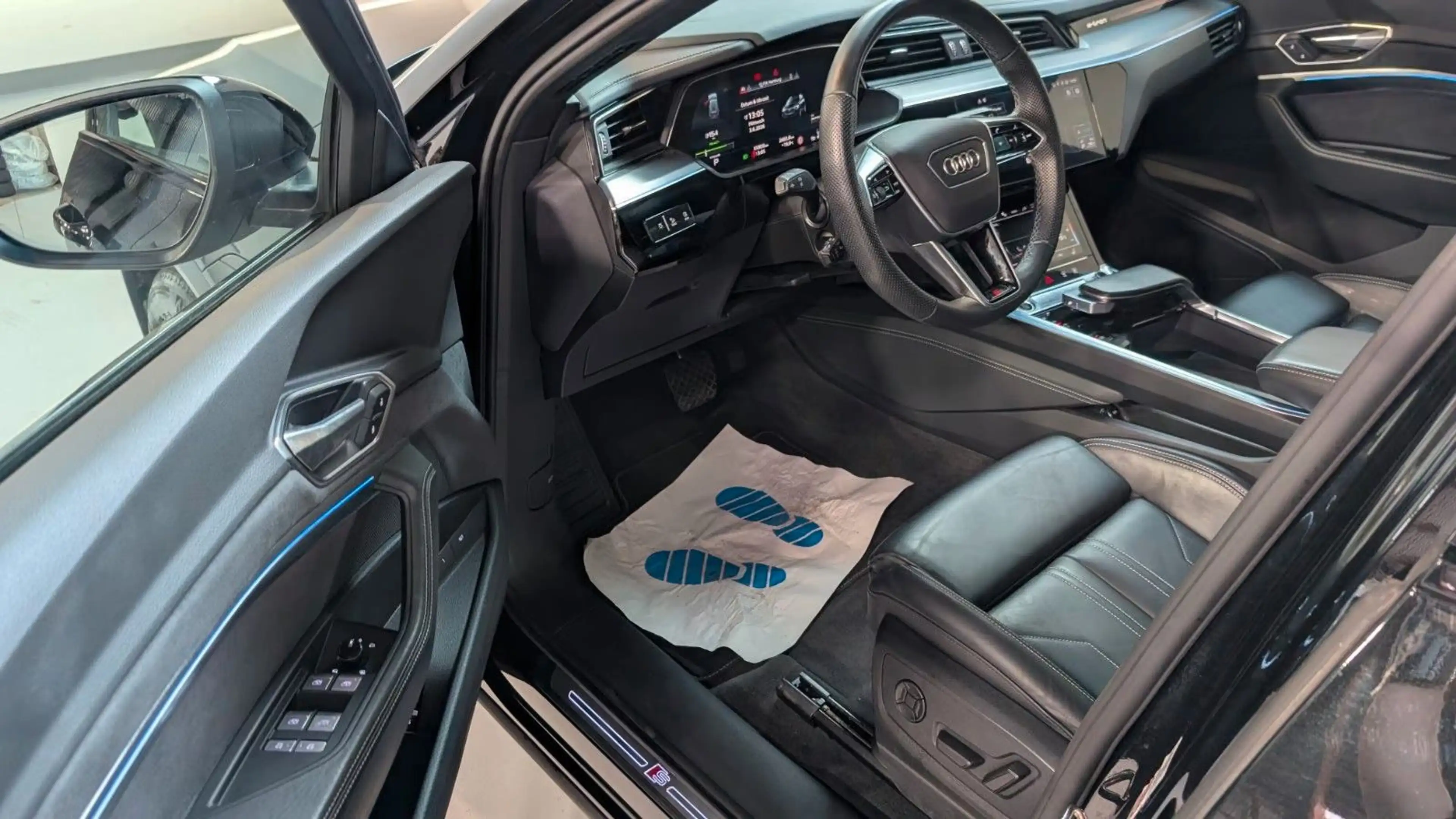 Audi e-tron 55 quattro advanced AIRKAMMEMOPANO20 — photo 10
