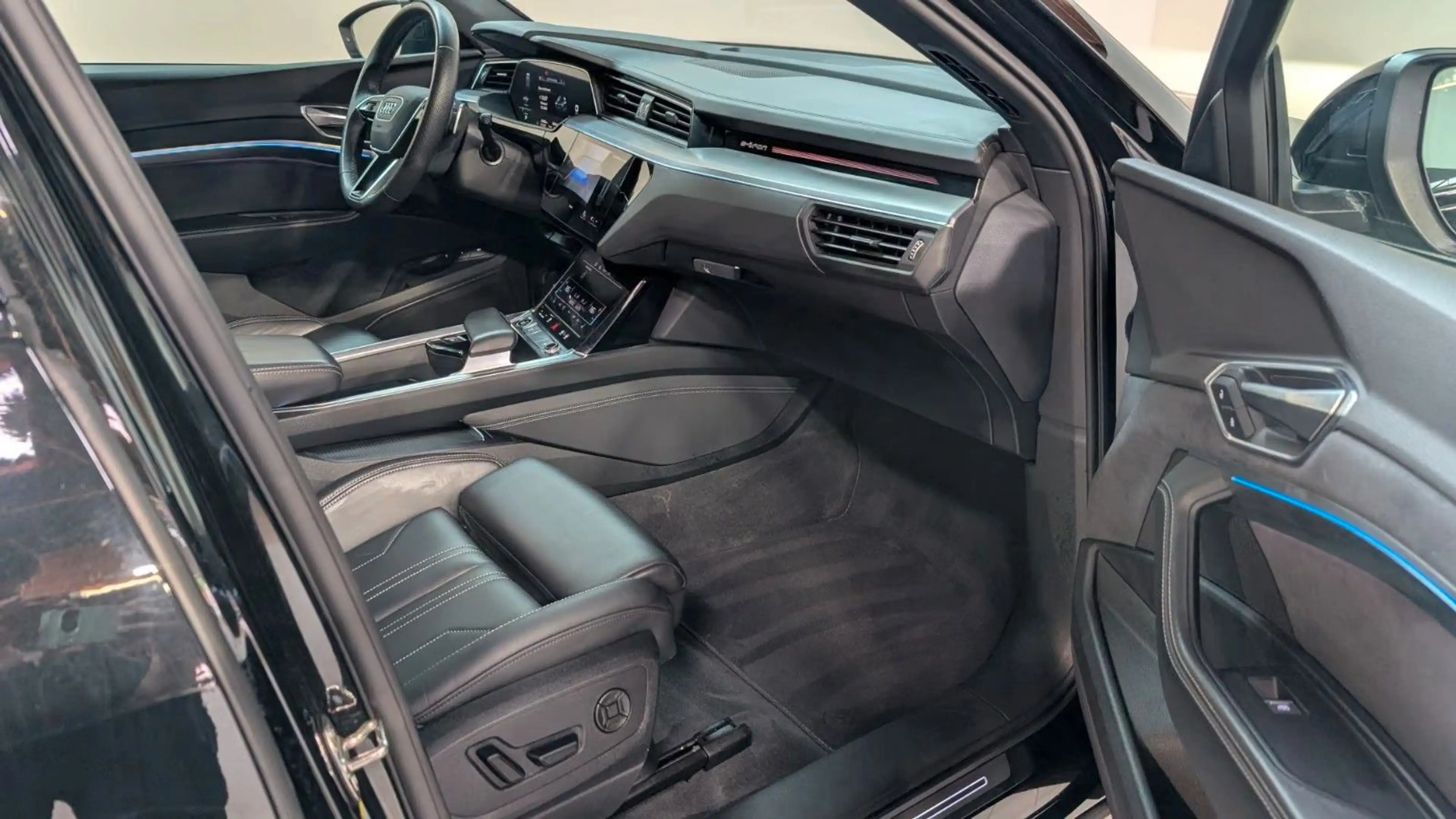 Audi e-tron 55 quattro advanced AIRKAMMEMOPANO20 — photo 15