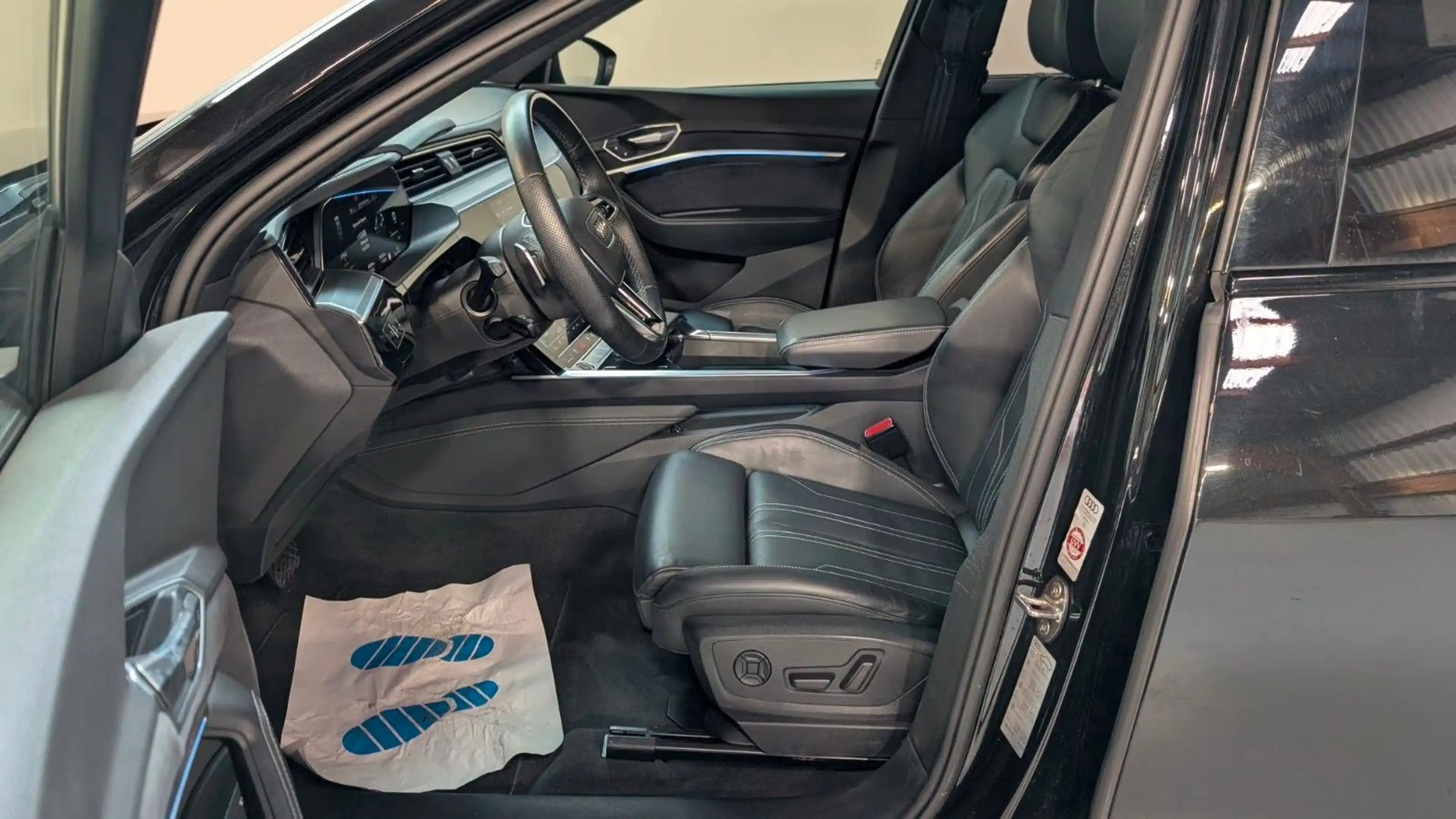 Audi e-tron 55 quattro advanced AIRKAMMEMOPANO20 — photo 11