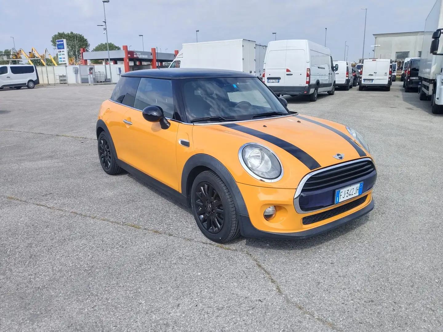 MINI Cooper D 1.5 3p Orange - 2