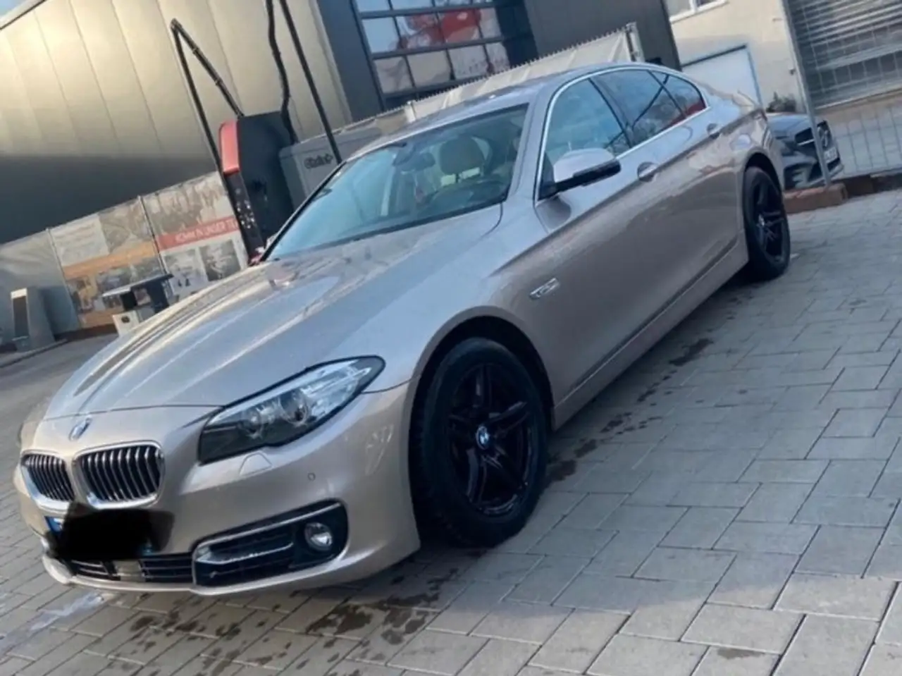 BMW 525