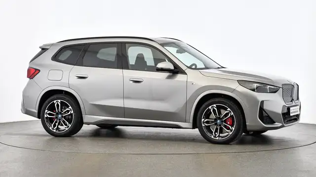 BMW iX1 xDrive30 Ansicht 12