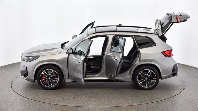 BMW iX1 xDrive30 Ansicht 21