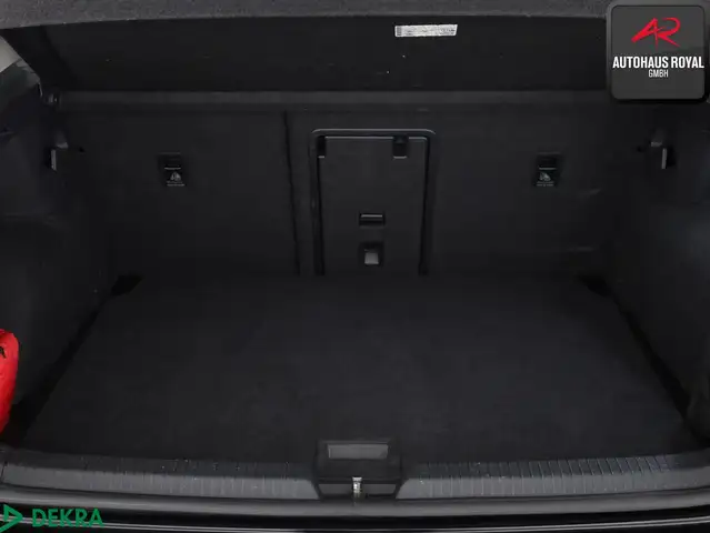 Volkswagen Golf view 13