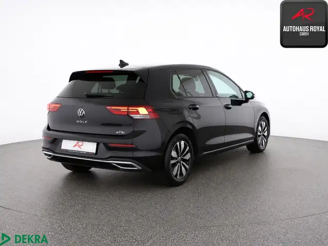Volkswagen Golf view 5