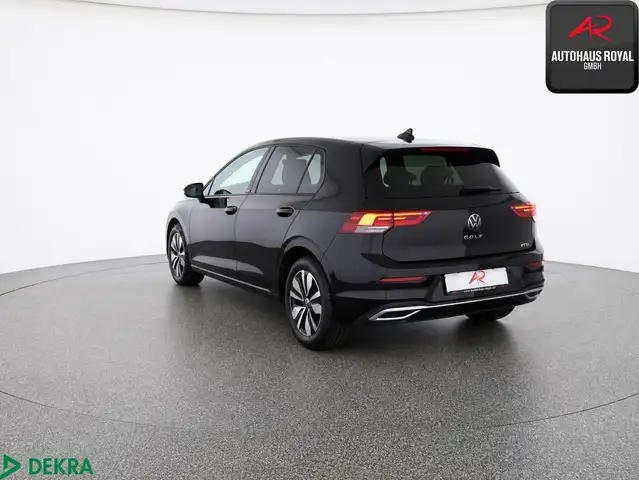 Volkswagen Golf view 3