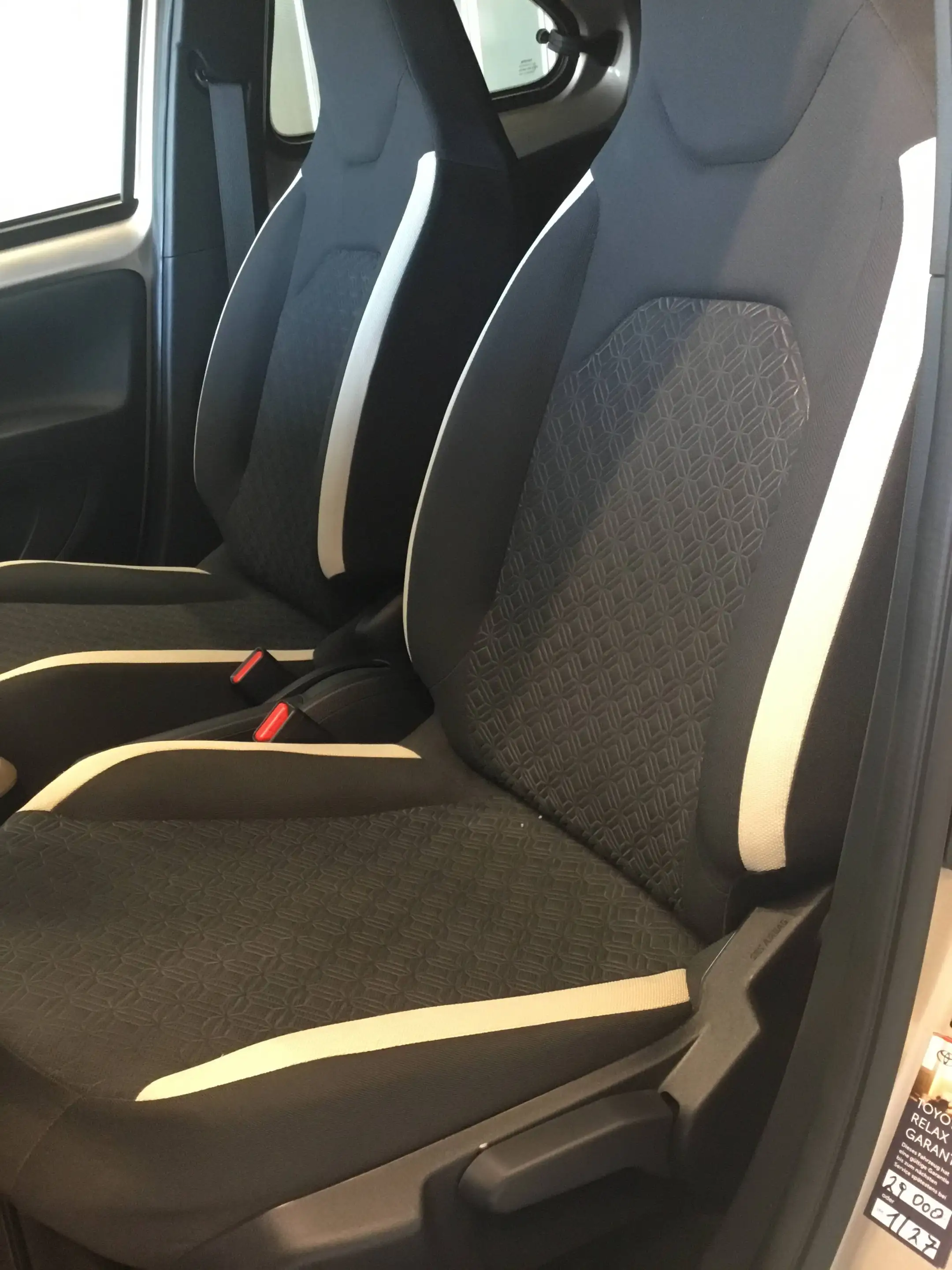 Toyota Aygo Pulse CVT + Komfort P. + Sicht P. — photo 11