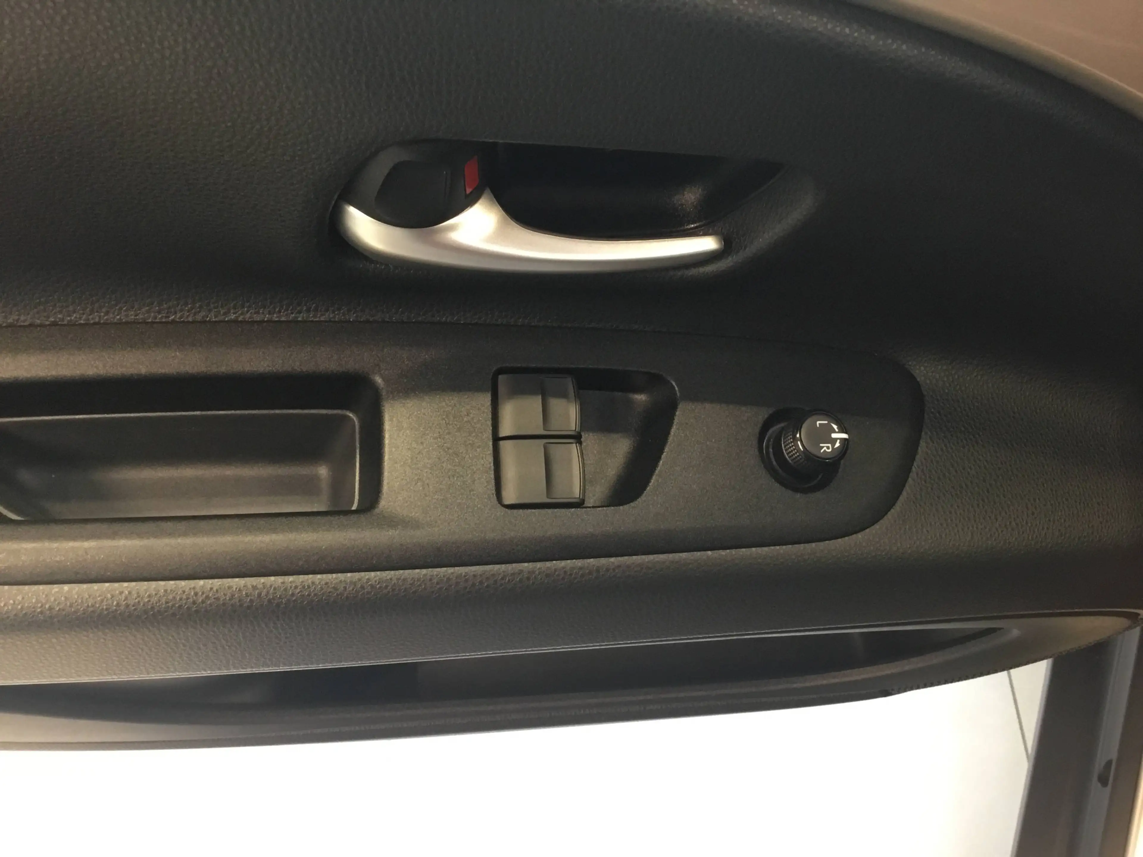 Toyota Aygo Pulse CVT + Komfort P. + Sicht P. — photo 12