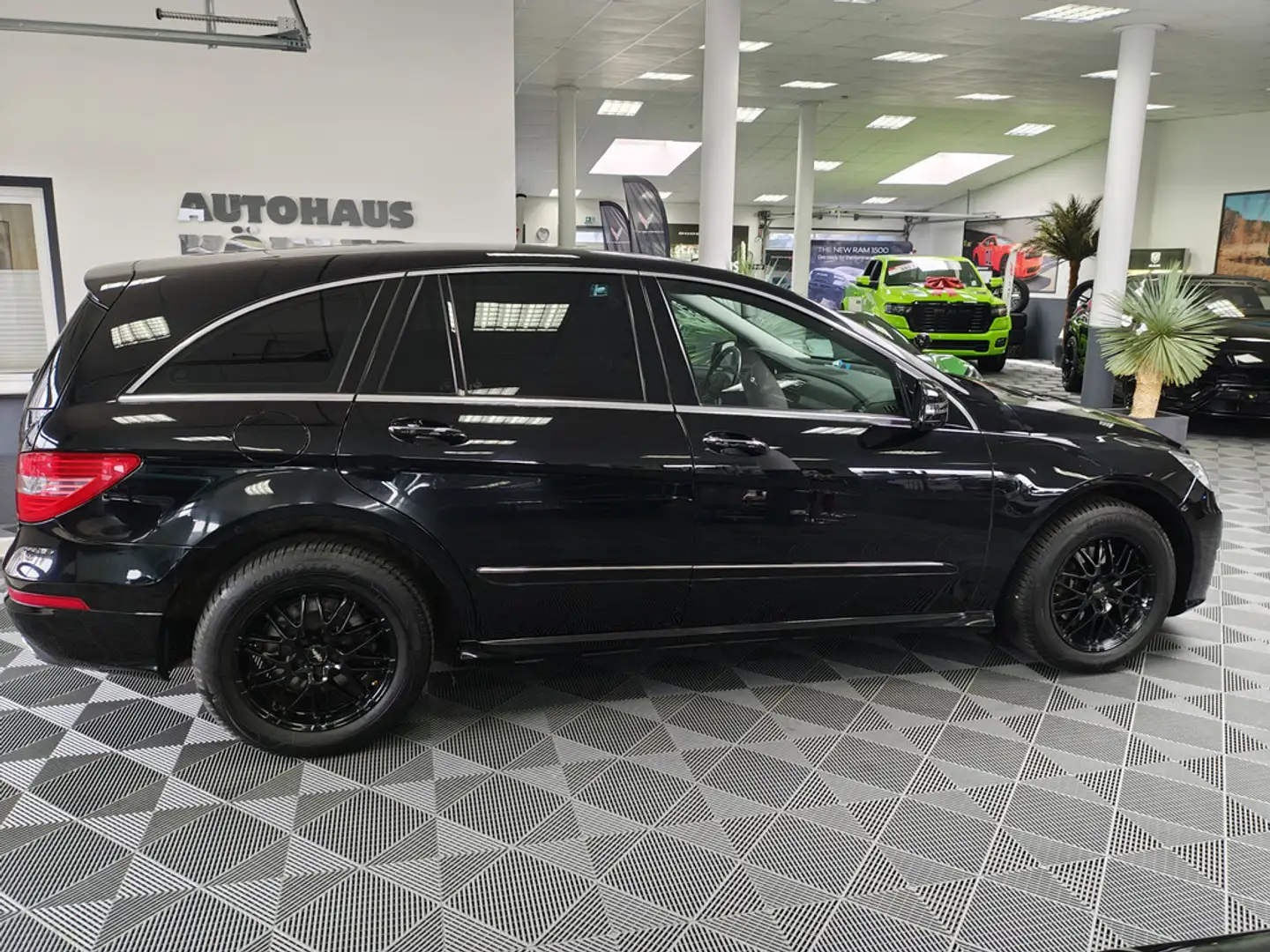 Mercedes-Benz R 300 R-Klasse NAVI KLIMA SHZ AHK COMAND NAVI Negro - 2