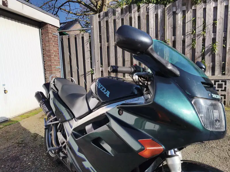 Honda VF 750 - foto 4