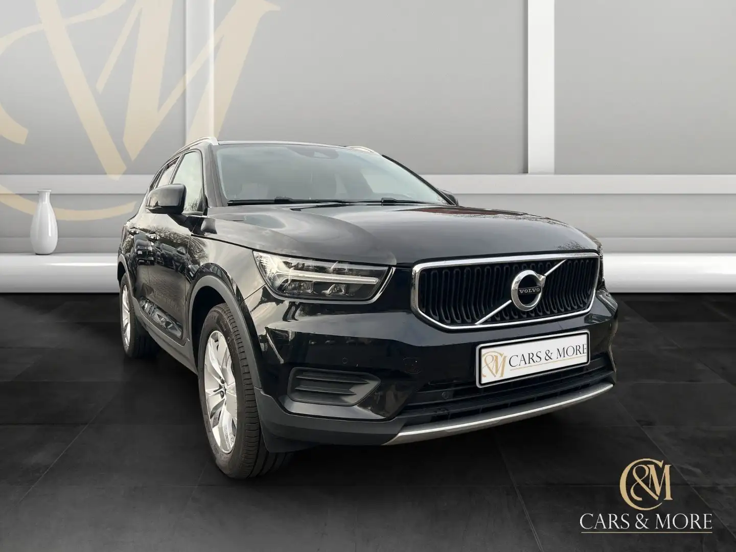 Volvo XC40 MomentumAWD T.Leder CarPlay AHK SHZ LHZ LED Schwarz - 2