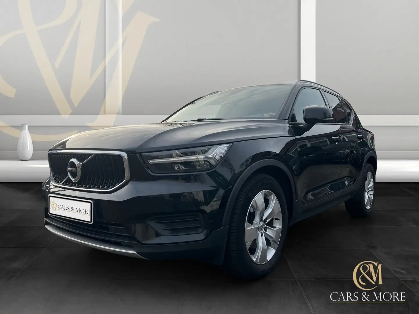 Volvo XC40 MomentumAWD T.Leder CarPlay AHK SHZ LHZ LED Schwarz - 1