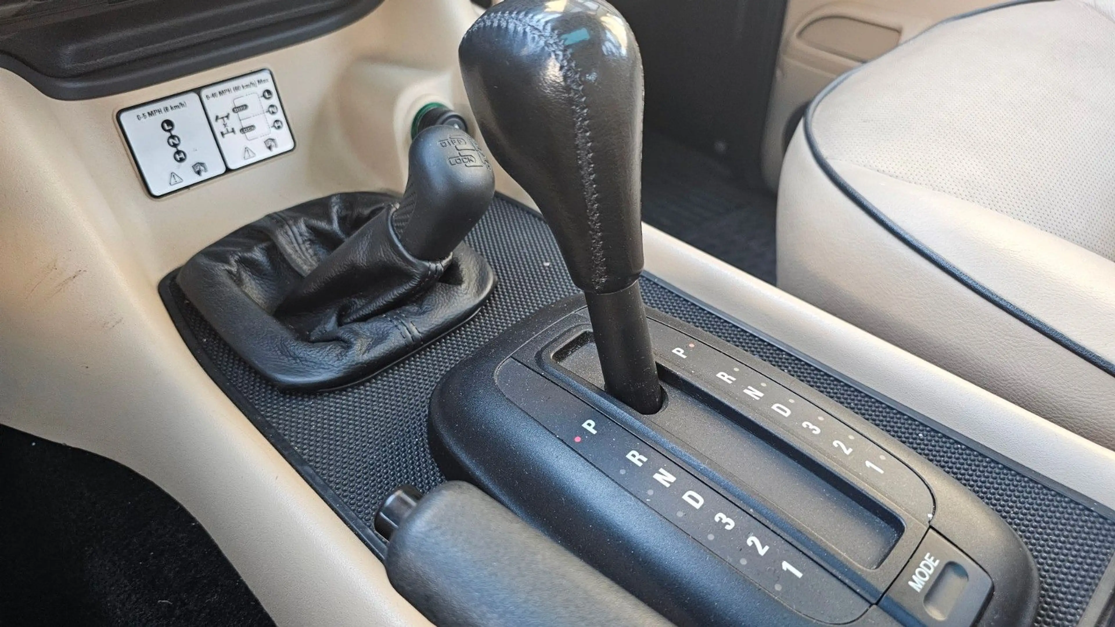 Land Rover Discovery V8 HSE Klima Leder AHK  2xGSD — photo 8