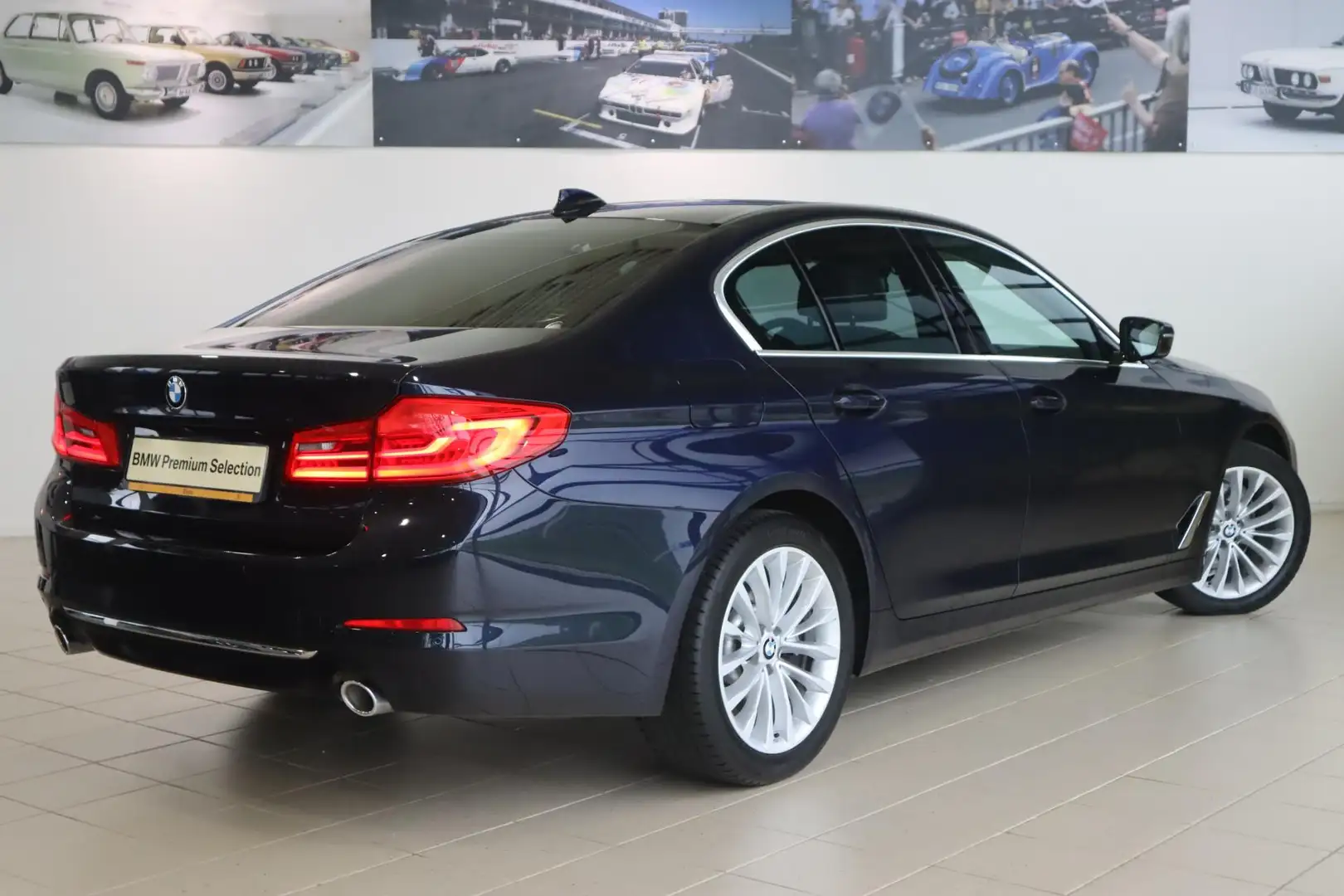 BMW 5 Serie Sedan 520i | High Executive | Luxury-Line Bleu - 2