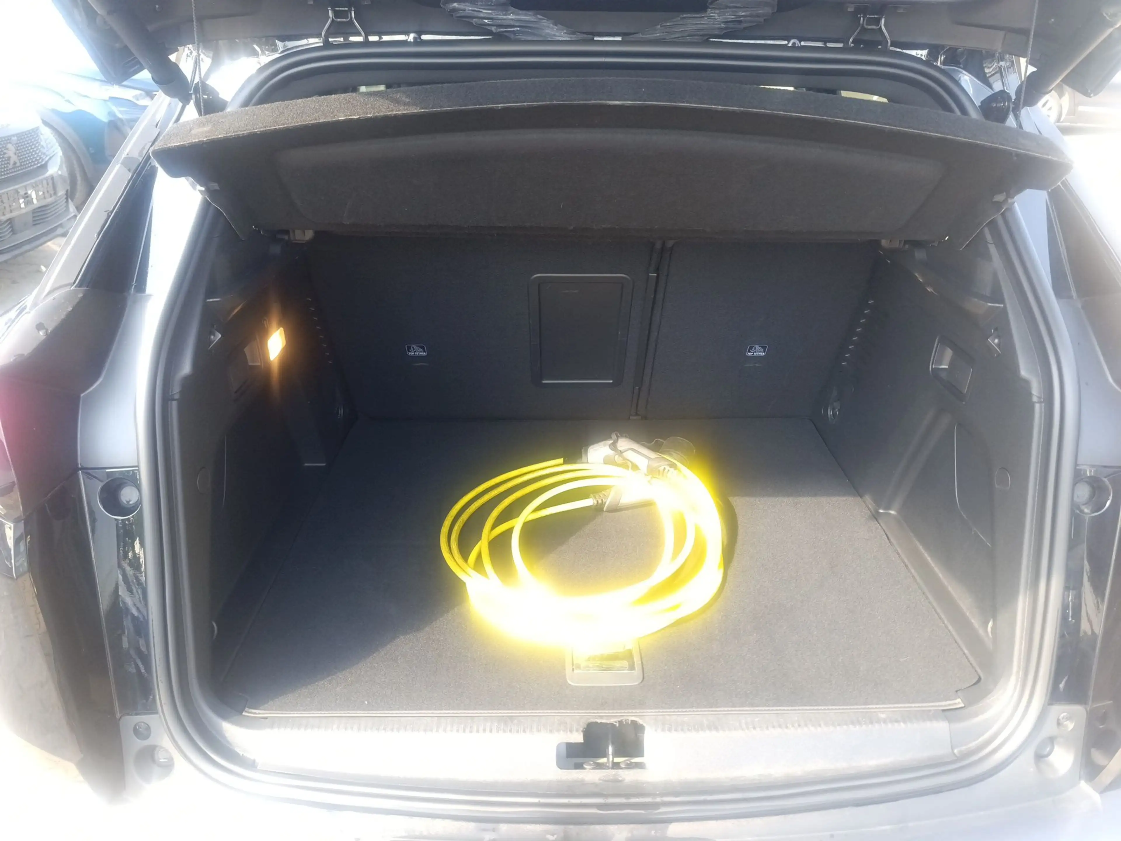 Peugeot 3008 1.6 Hybrid 225 (Plug-In) GT FLA Pano SpurH — photo 12