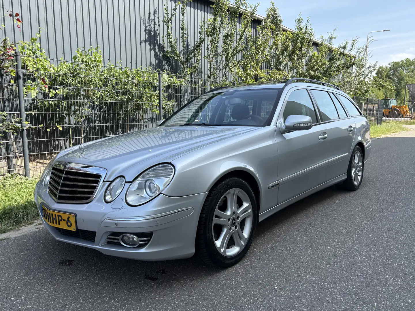 Mercedes-Benz E 320 Estate CDI Avantgarde / AUTOMAAT / NAVI / STOELKOE Gris - 1