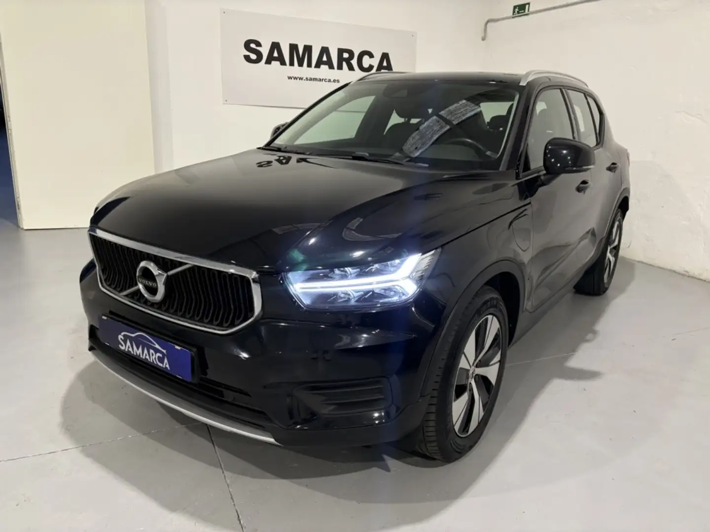 Volvo XC40 T5 Twin Momentum Aut. Negro - 1