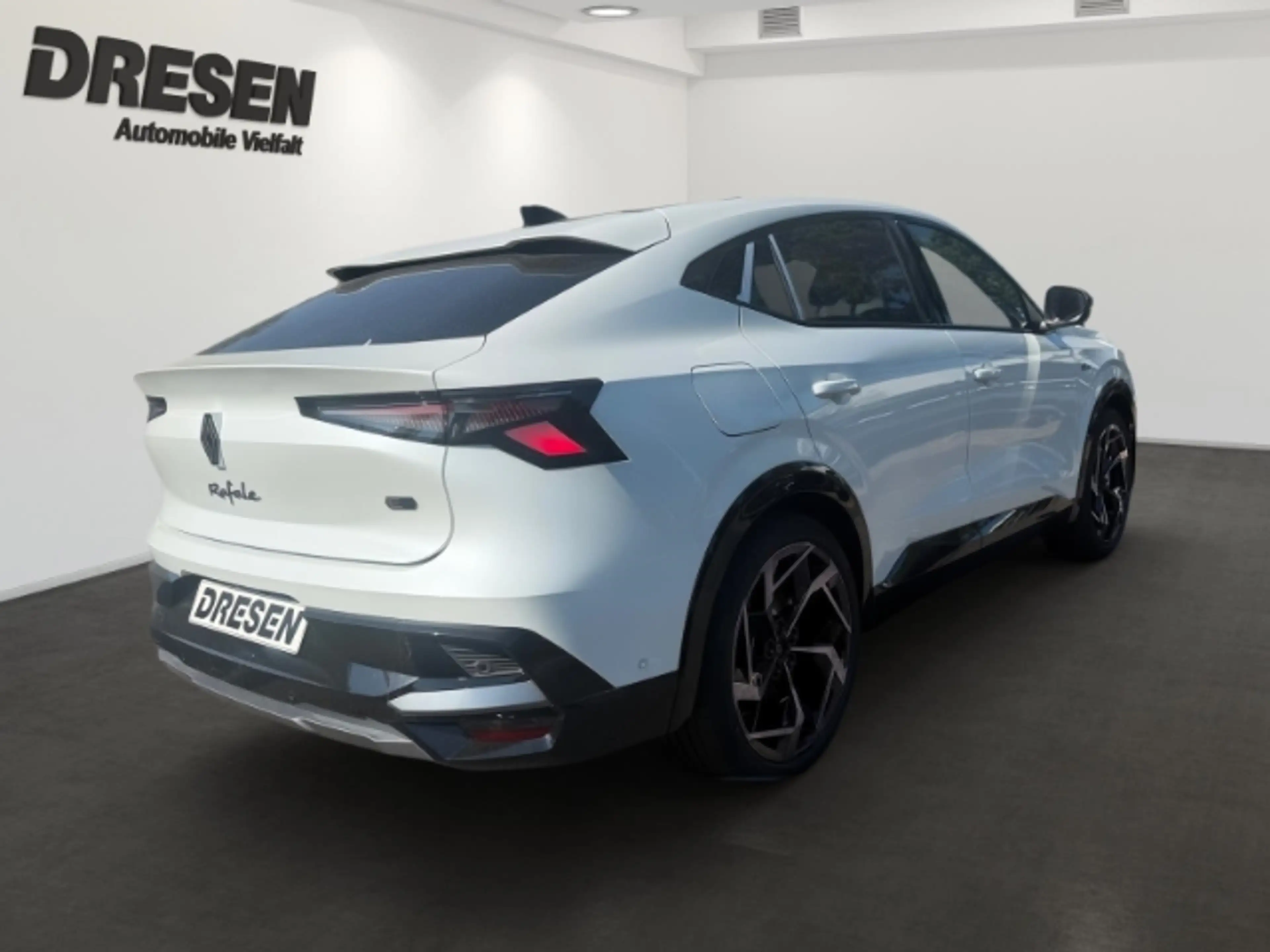 Renault Rafale Atelier Alpine Hyper Hybrid E-Tech 4x4 300 + Head- — photo 3