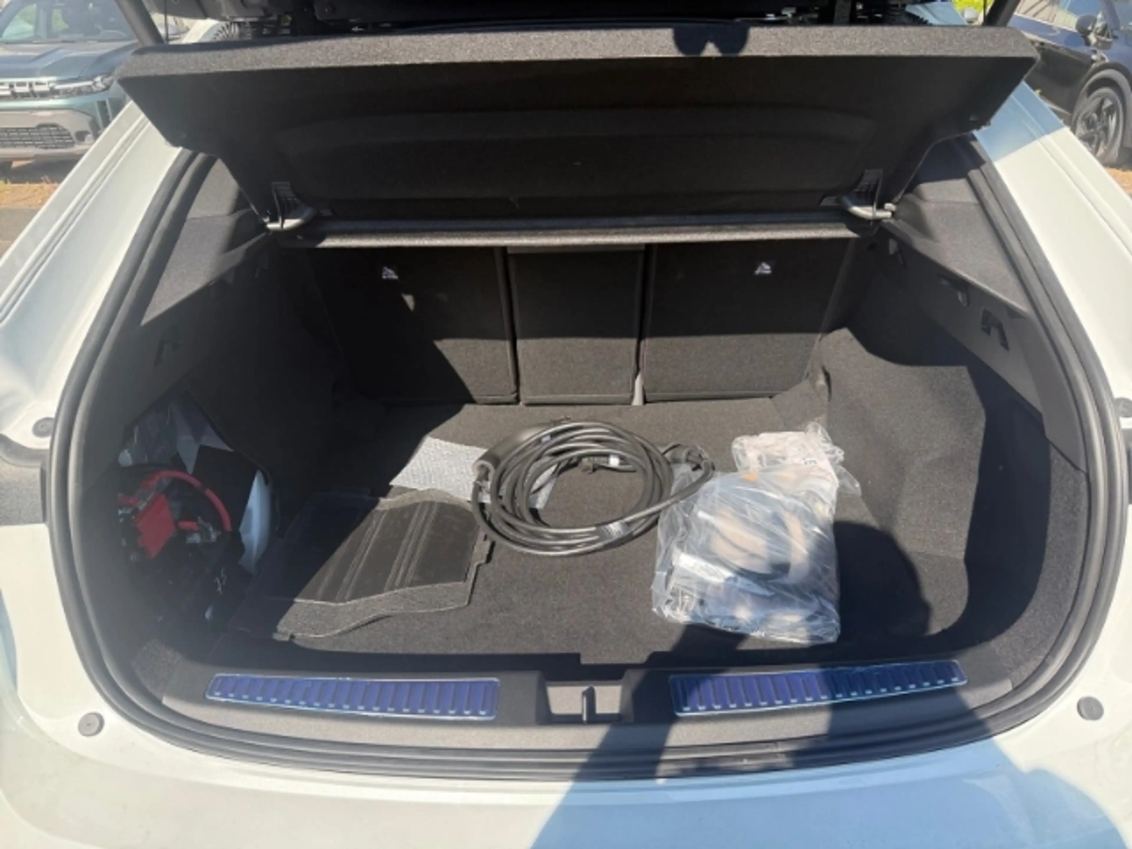 Renault Rafale Atelier Alpine Hyper Hybrid E-Tech 4x4 300 + Head- — photo 12