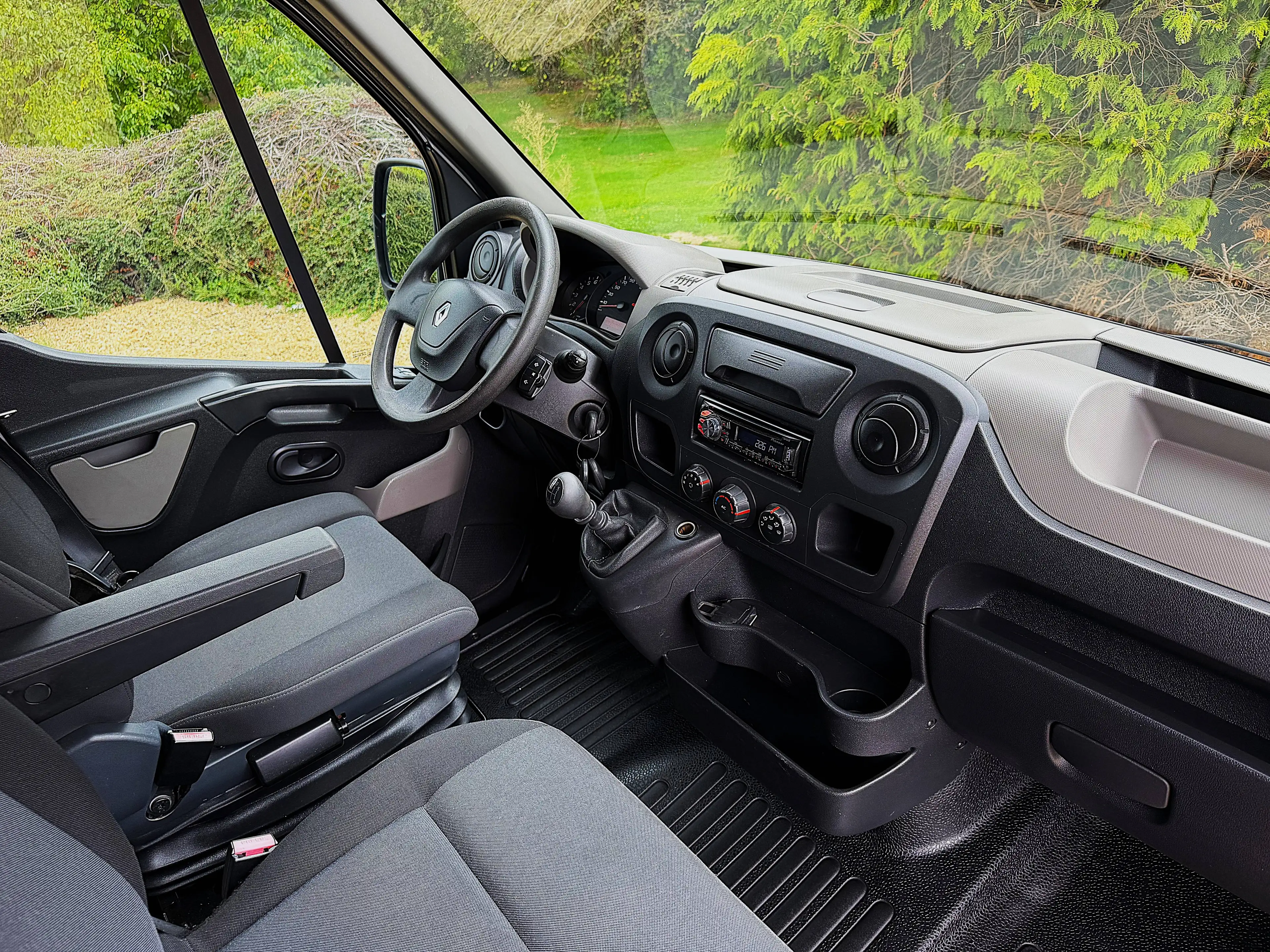 Renault Master 2.3 dCi 145 CV Grand Confort L4H3 AIRCO PREMIER PROPRIETAIRE 3 PLACES EXTRA LONG + ROUE JUMELEE — photo 13
