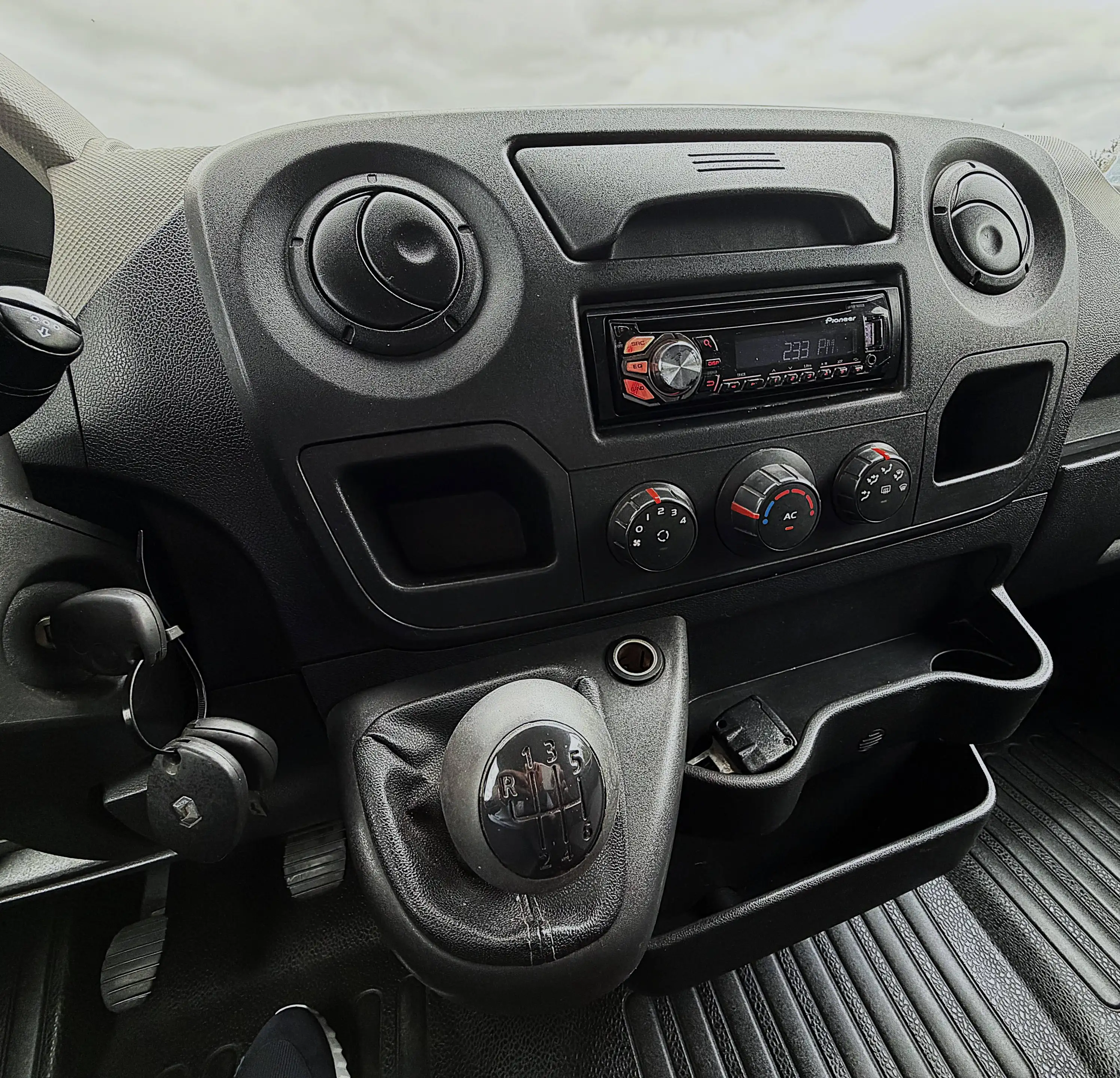 Renault Master 2.3 dCi 145 CV Grand Confort L4H3 AIRCO PREMIER PROPRIETAIRE 3 PLACES EXTRA LONG + ROUE JUMELEE — photo 15