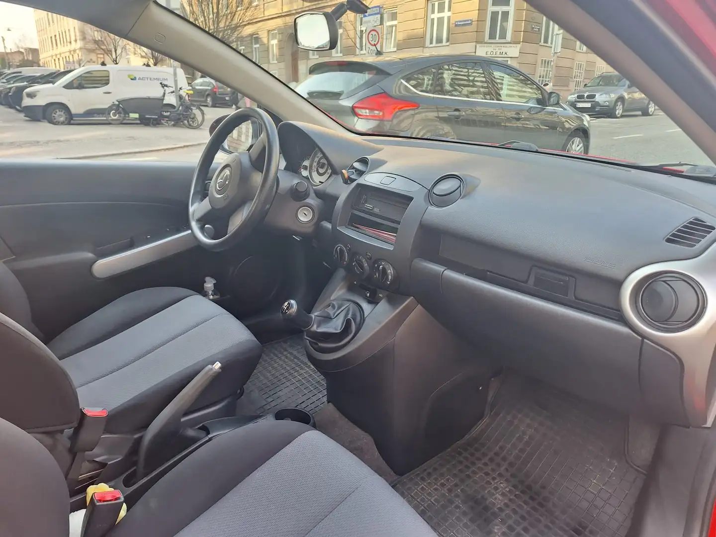 Mazda 2 Mazda 2 1,3i CE Plus CE Plus Rot - 2