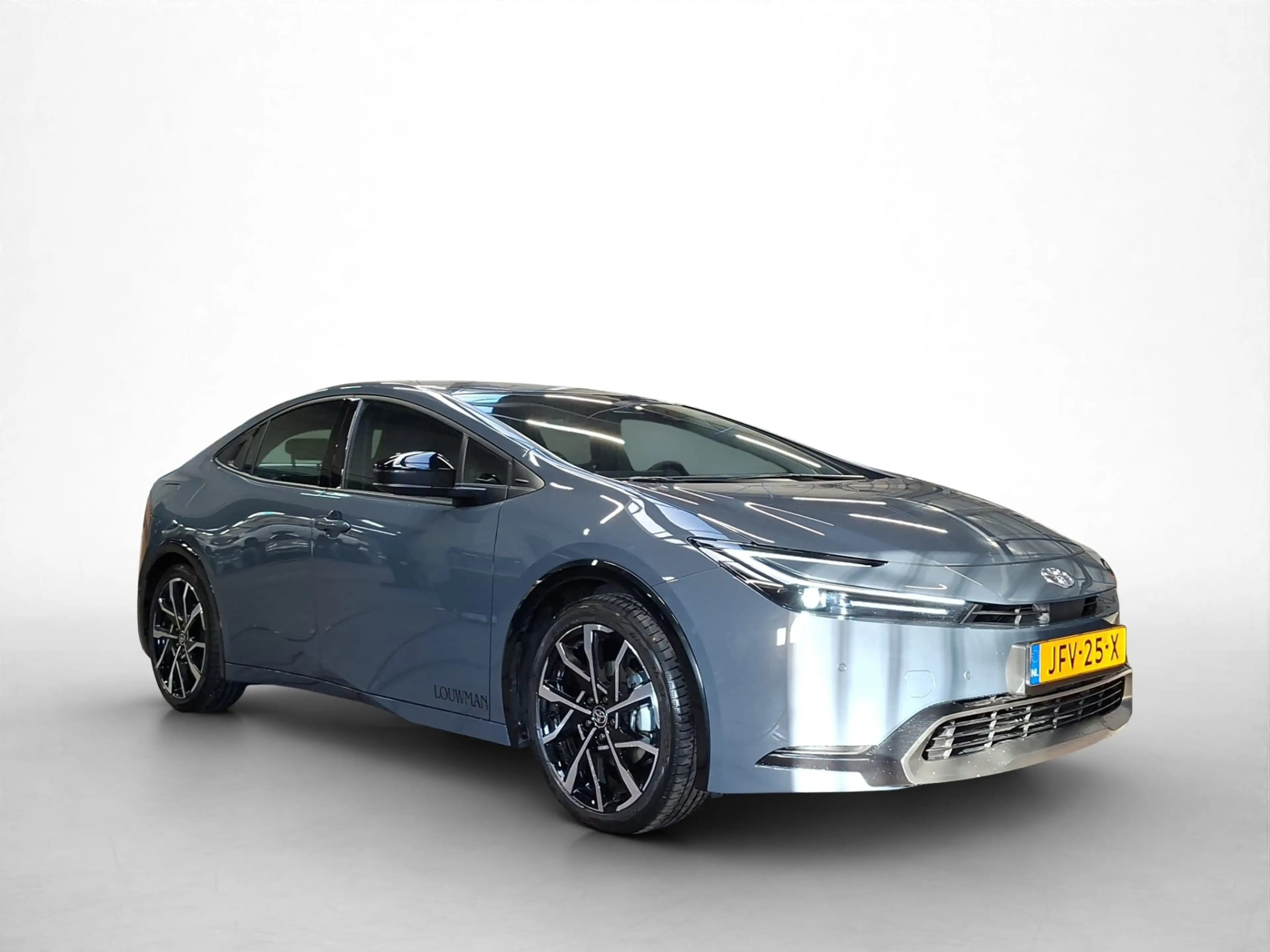 Toyota Prius 2.0 Plug-in Executive Demo Dick — photo 9