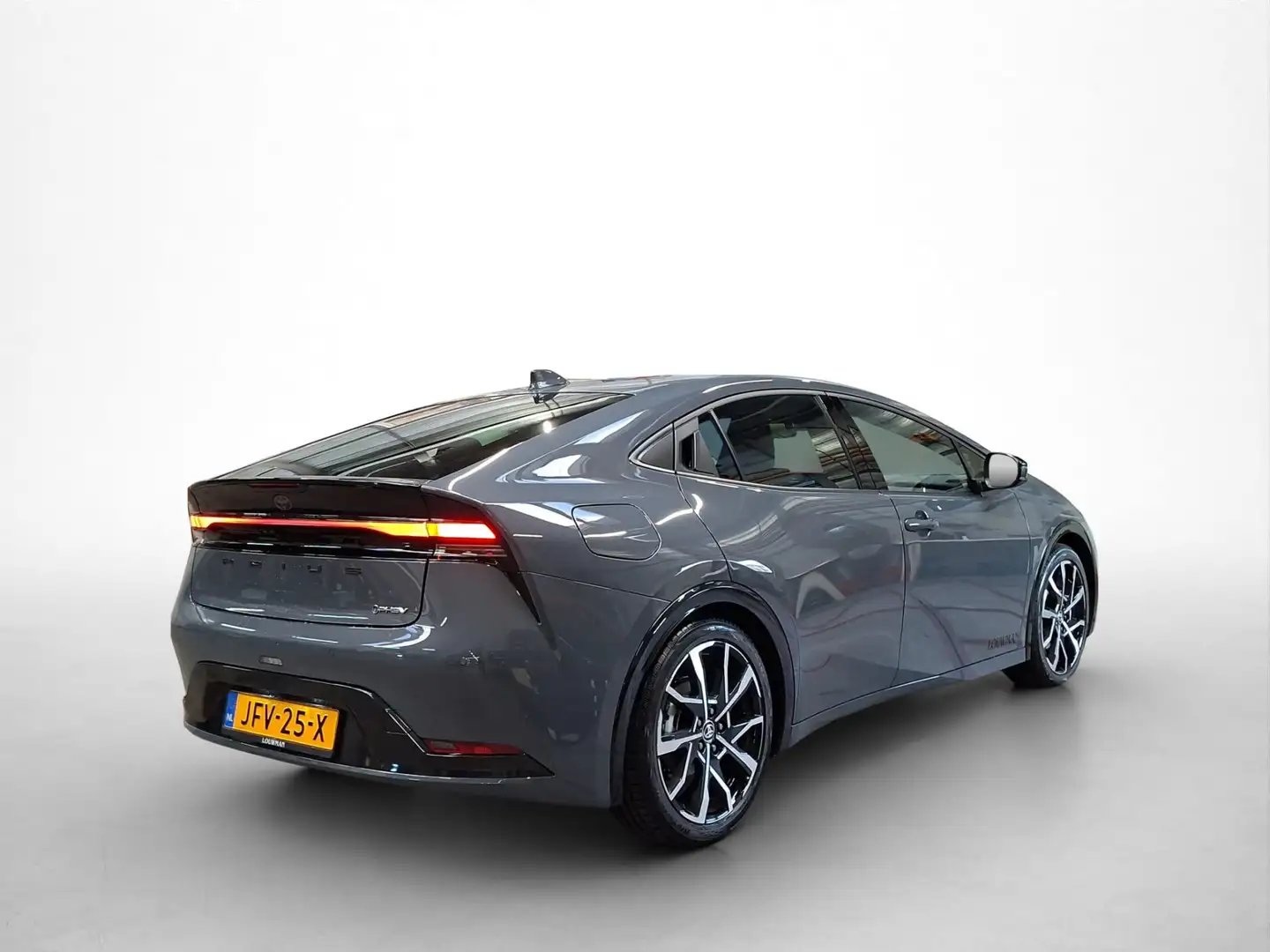 Toyota Prius 2.0 Plug-in Executive Szürke - 2