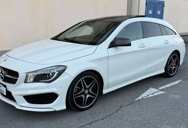 Mercedes-Benz CLA 250 Shooting Brake Premium Dark Night 4matic auto