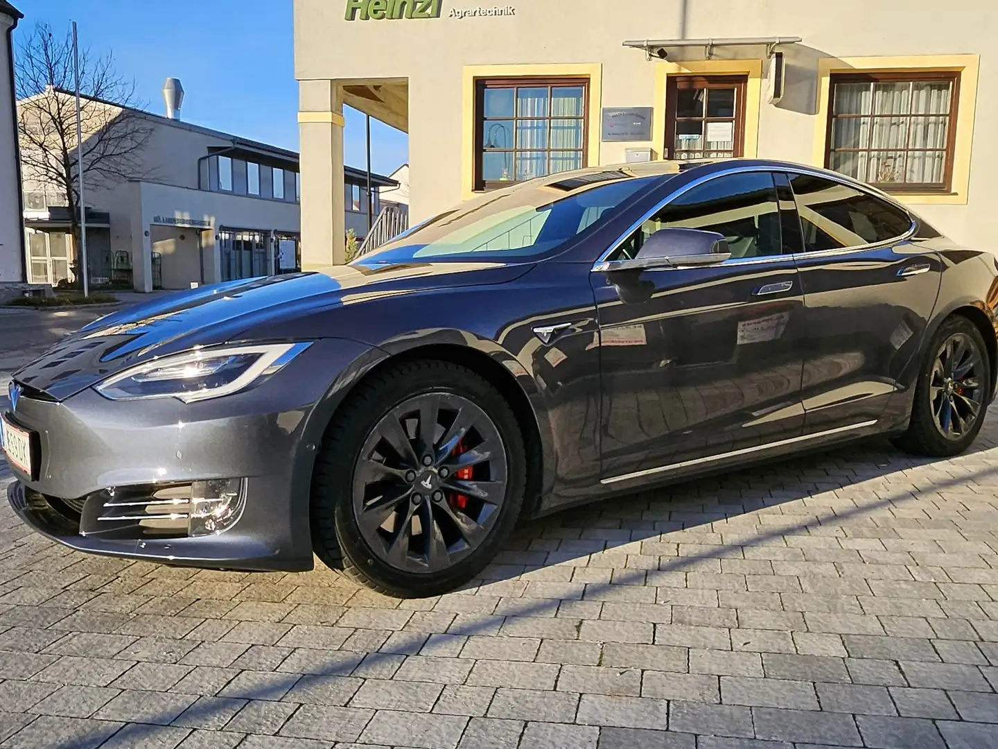 Tesla Model S 100kWh Grau - 1
