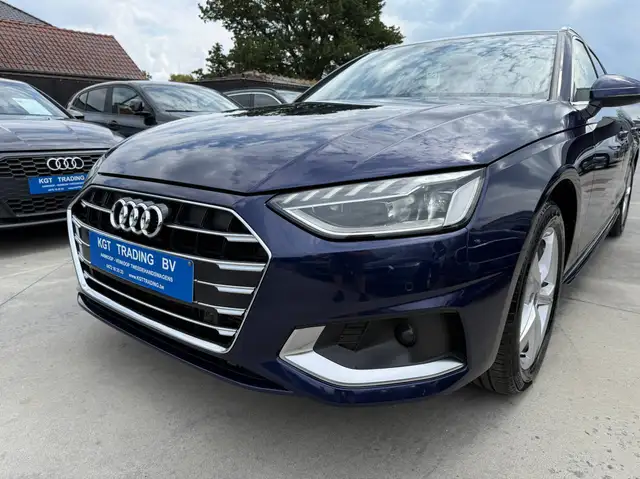 Audi A4 Avant view 10