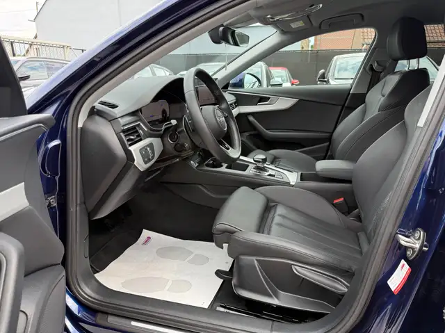 Audi A4 Avant view 12