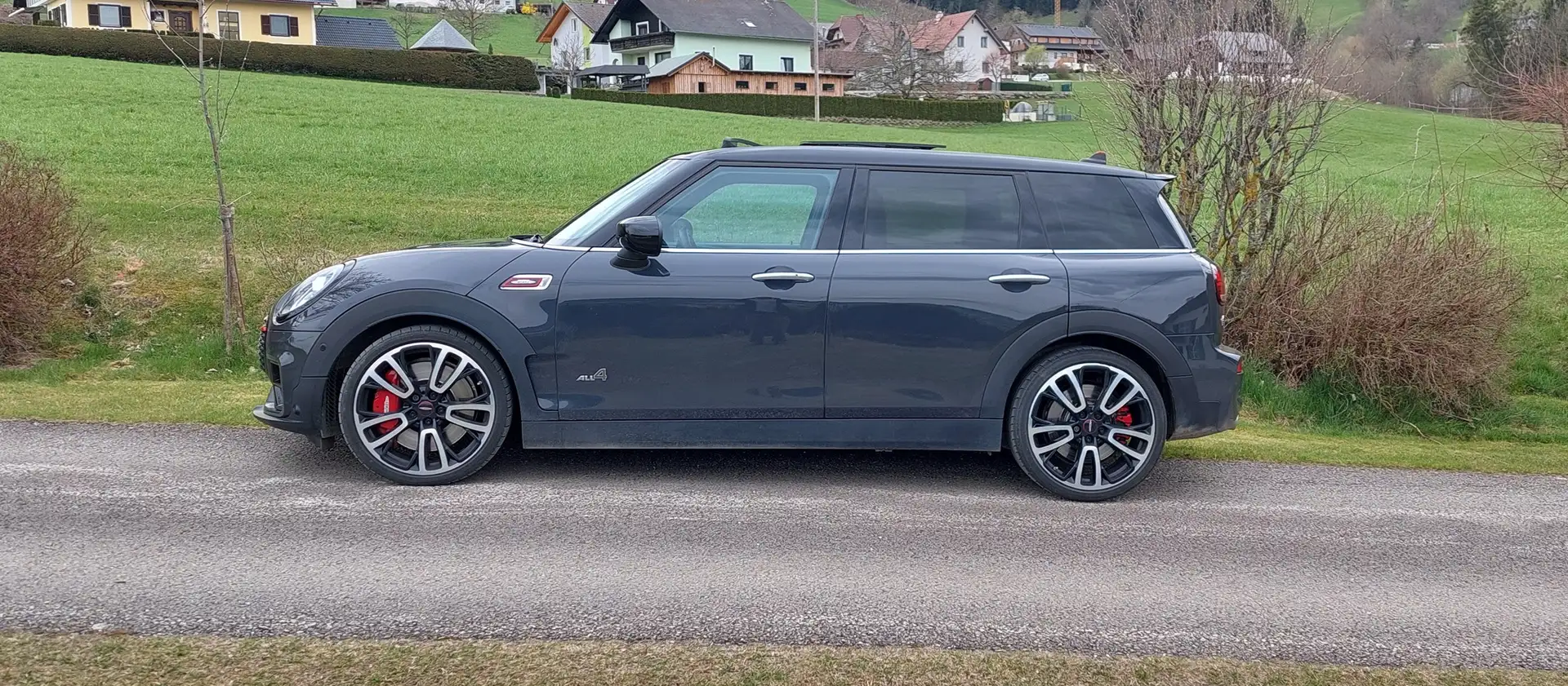 MINI John Cooper Works Clubman MINI Clubman John Cooper Works ALL4 Aut. John Cooper Works Grau - 1