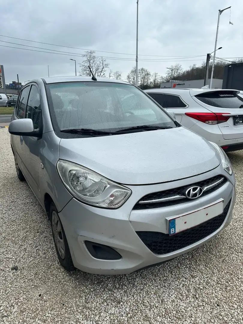 Hyundai i10 1.1i Comfort BlueDrive Argent - 1