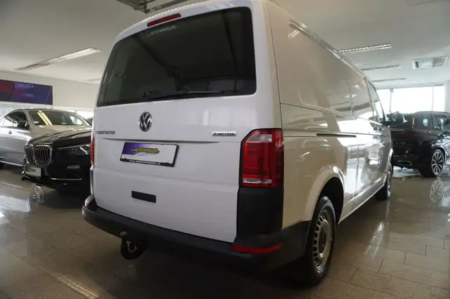Volkswagen Transporter view 5
