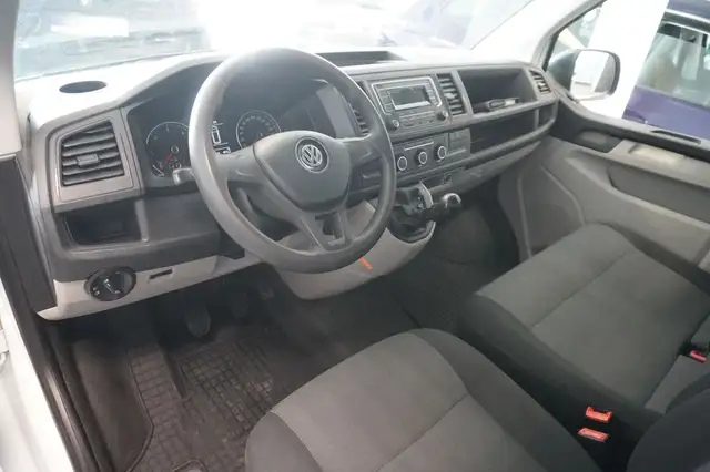 Volkswagen Transporter view 7