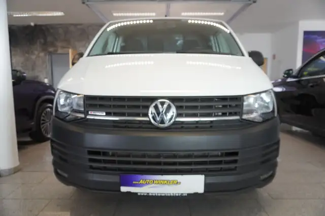 Volkswagen Transporter view 2