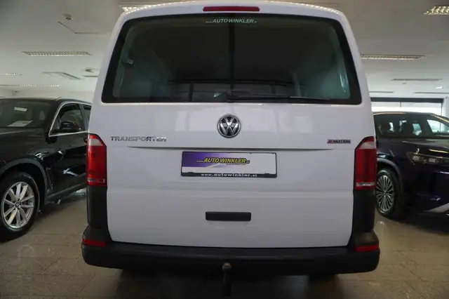 Volkswagen Transporter view 6