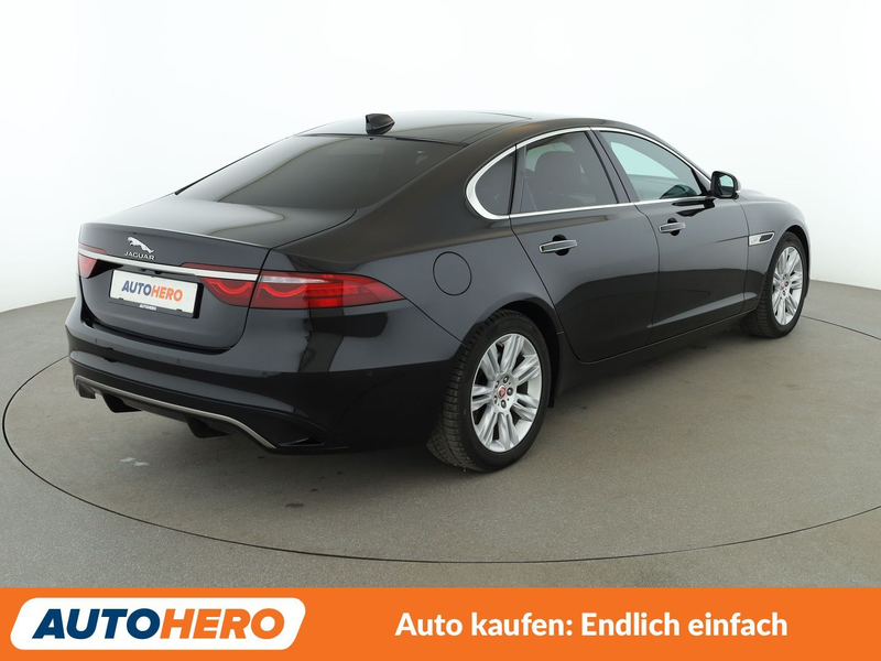 Jaguar XF D200 SE Aut.*NAVI*HEAD-UP*LED*ACC*CAM*PDC*SHZ* — photo 6